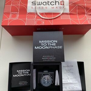 Omega X Swatch MoonSwatch Mission To The Moonphase Black "Snoopy"